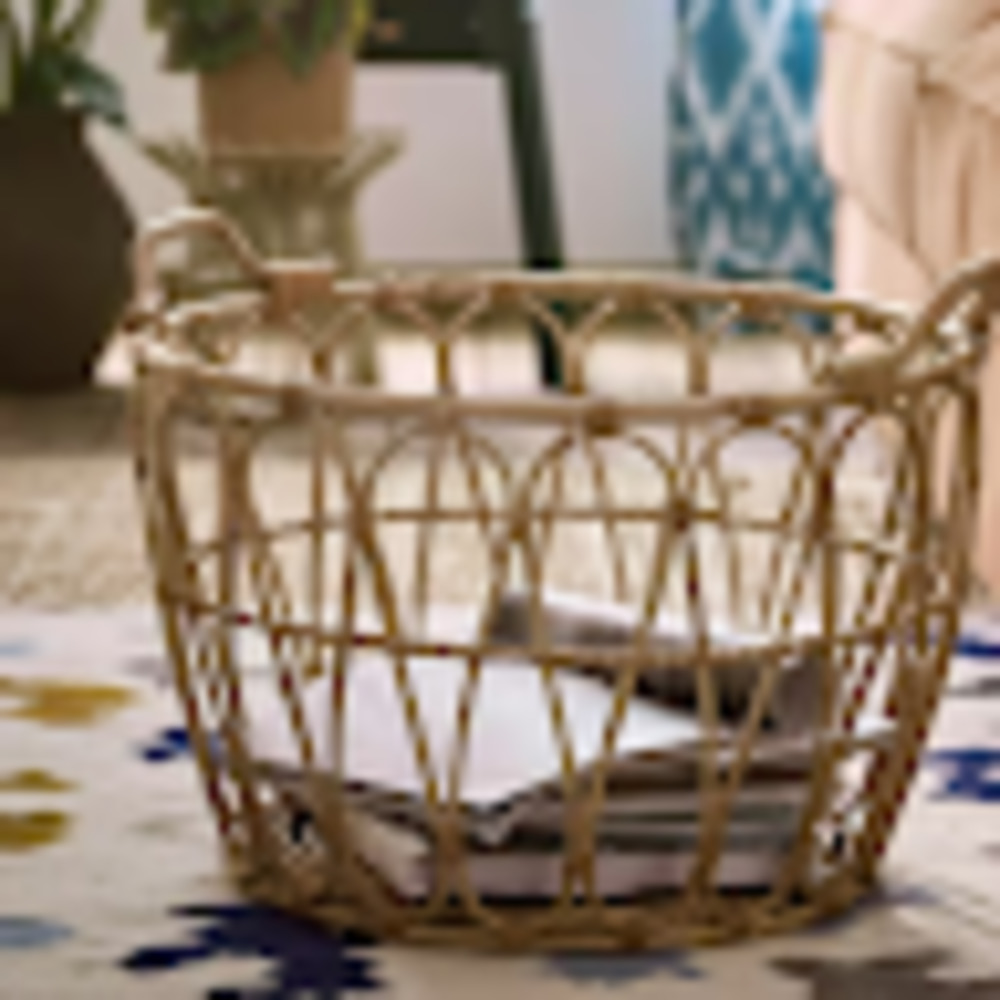 Meet your Posher, Caitlin